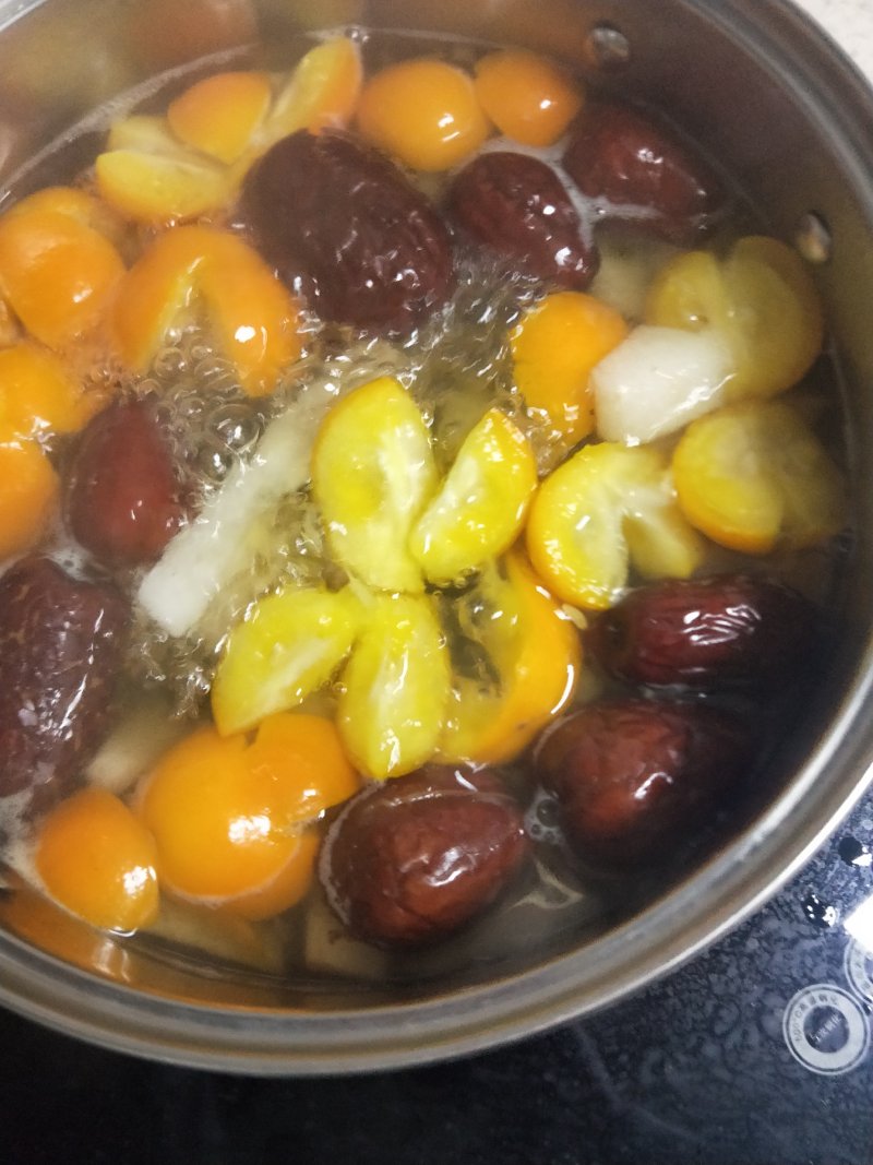 Steps to Make Crystal Kumquat and Snow Pear Soup