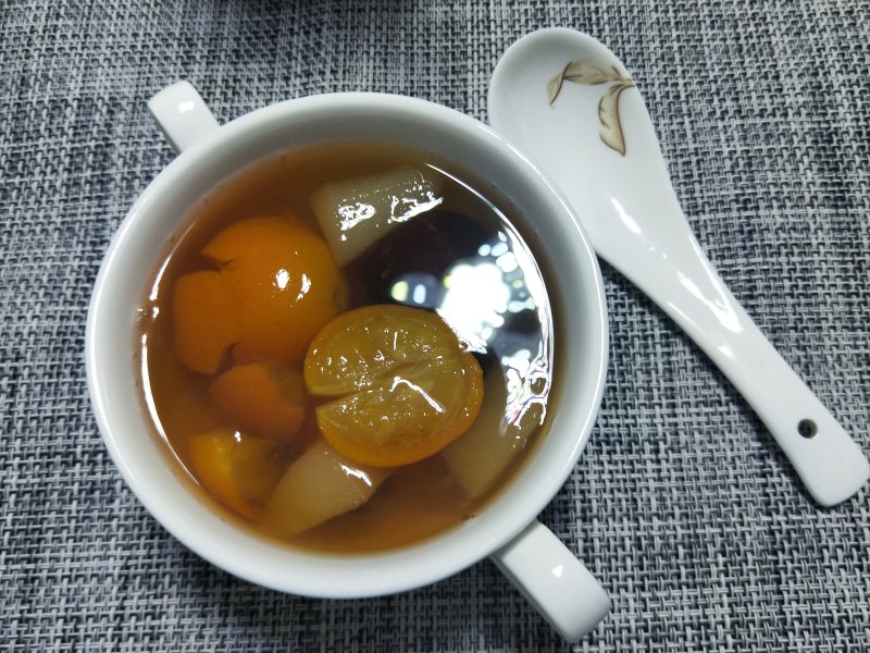 Steps to Make Crystal Kumquat and Snow Pear Soup