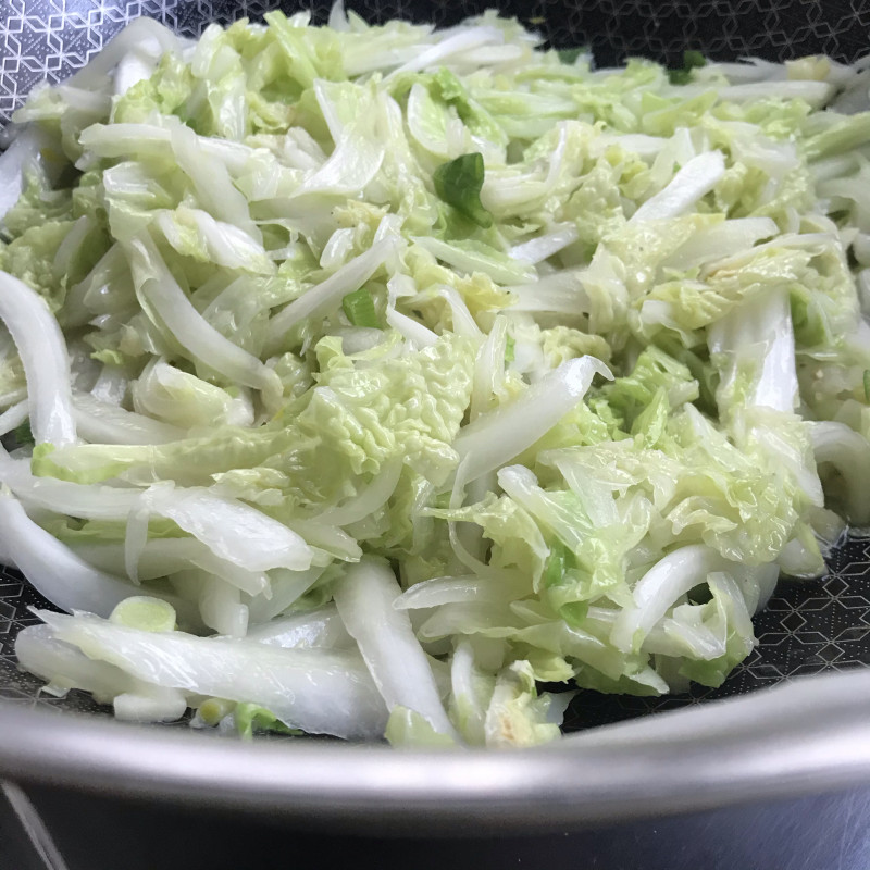 Garlic Stir-Fried Cabbage Preparation Steps