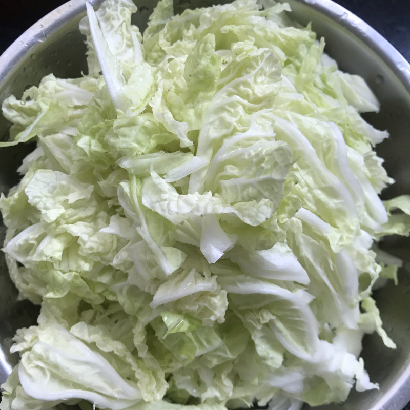 Garlic Stir-Fried Cabbage Preparation Steps