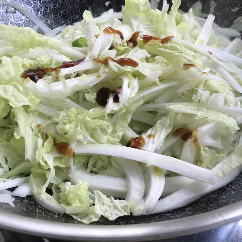 Garlic Stir-Fried Cabbage Preparation Steps