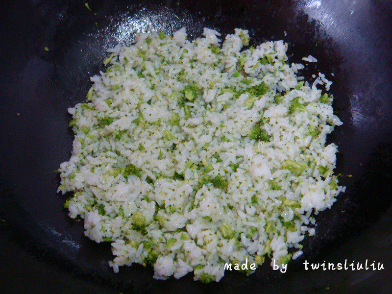 Steps for Cooking Little Chicken Family (Cute Fried Rice)