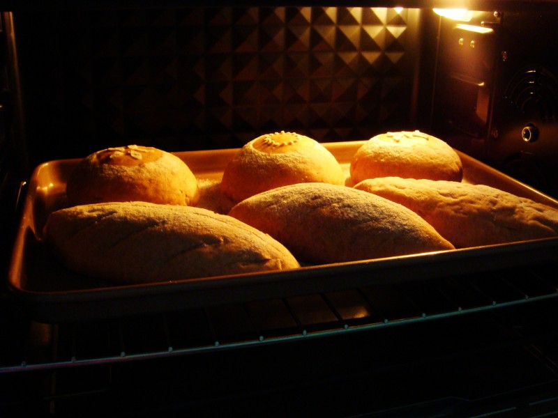 Steps for Making Whole Wheat Taro Bread