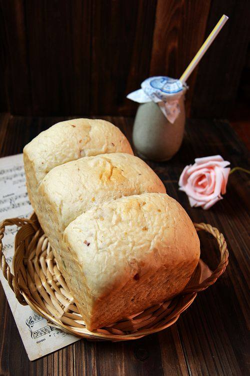 Fruity Toast with a Delicate Fragrance