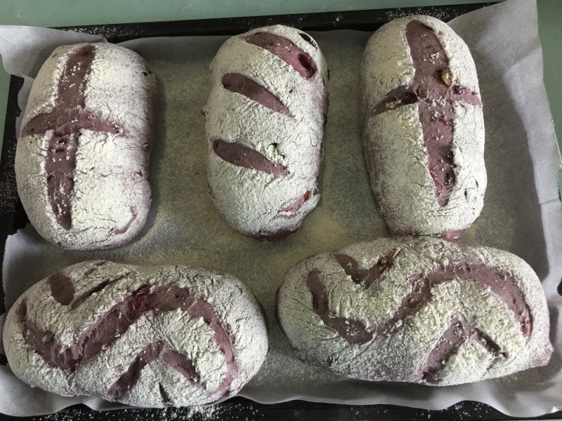 Steps to Make Mulberry Juice Soft European Bread