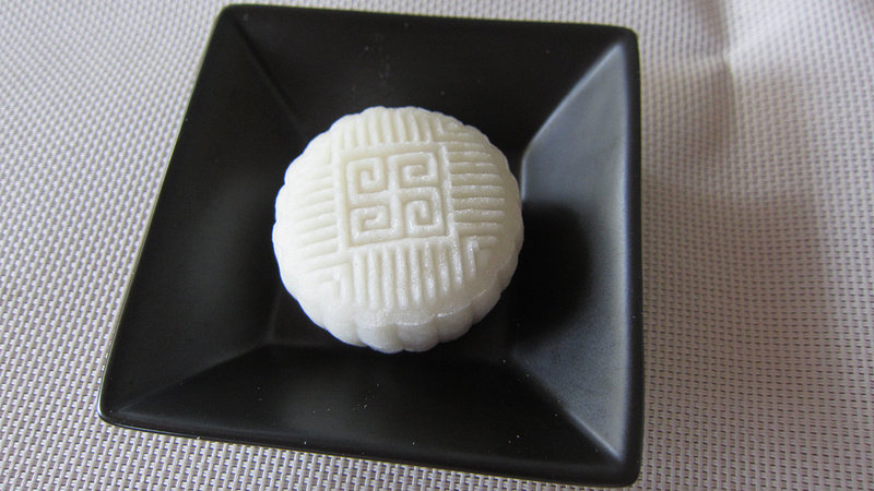 Steps for Making Traditional Snow Skin Mooncake