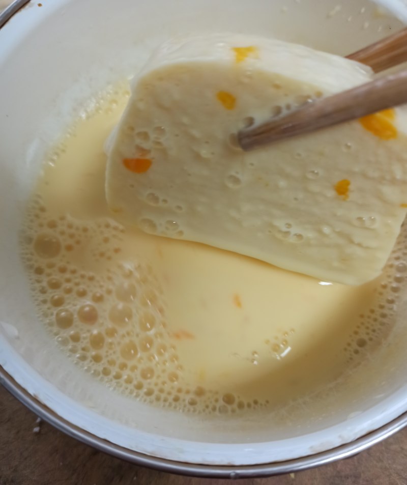 Steps for Making Egg and Butter Steamed Bun Slices