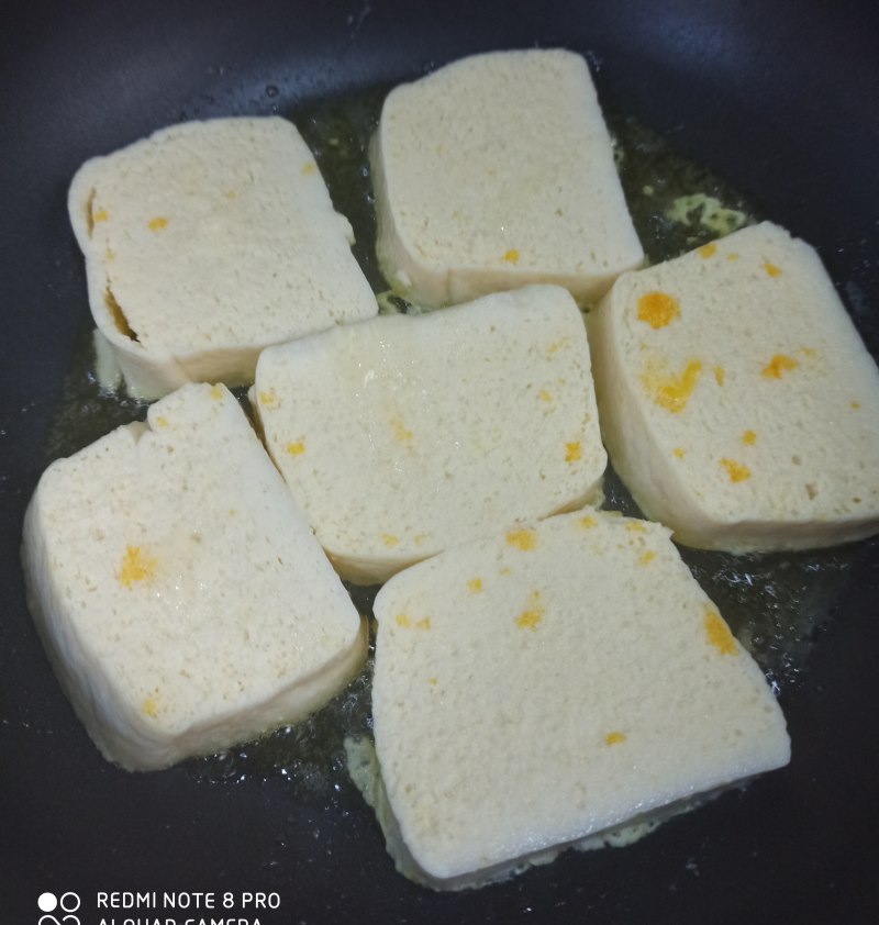 Steps for Making Egg and Butter Steamed Bun Slices