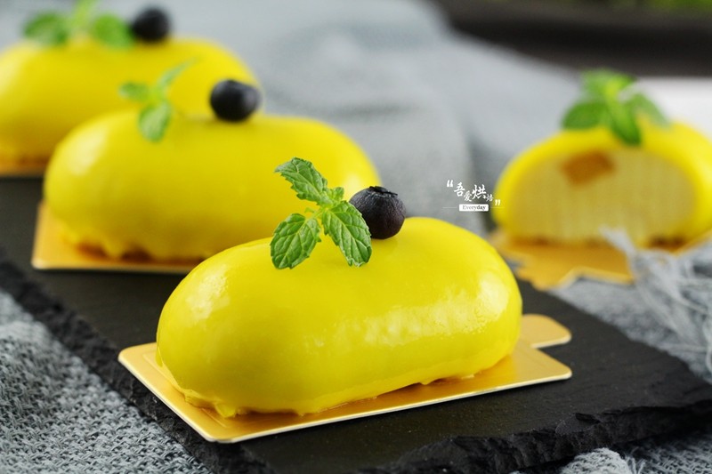 Step-by-Step Instructions for Mango Glazed Mousse