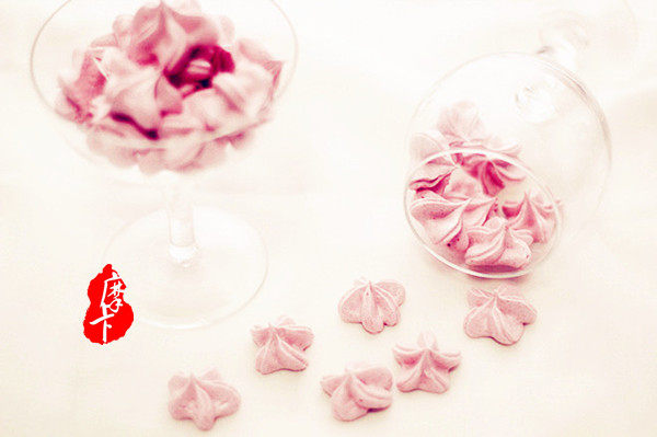 Romantic Vibes.【Cherry Blossom Meringue Cookies】