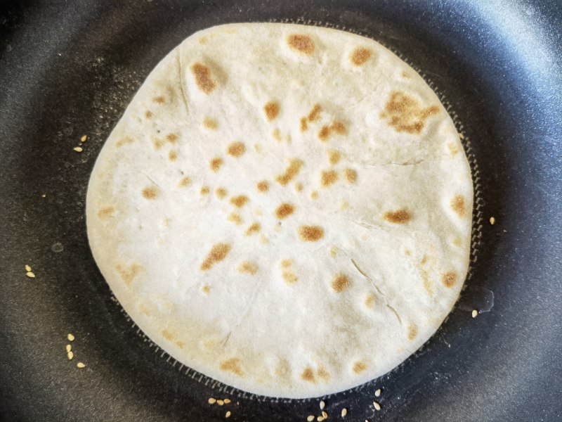 Steps for making Sesame Fermented Flour Sugar Cake