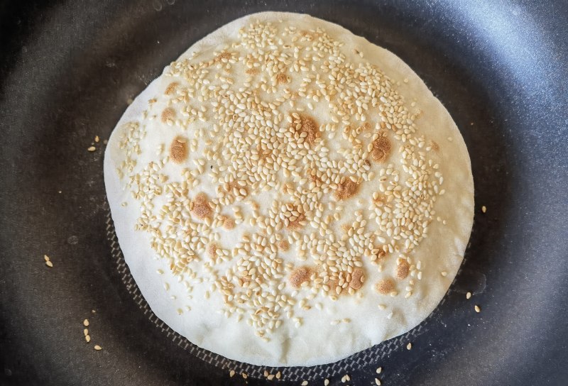 Steps for making Sesame Fermented Flour Sugar Cake