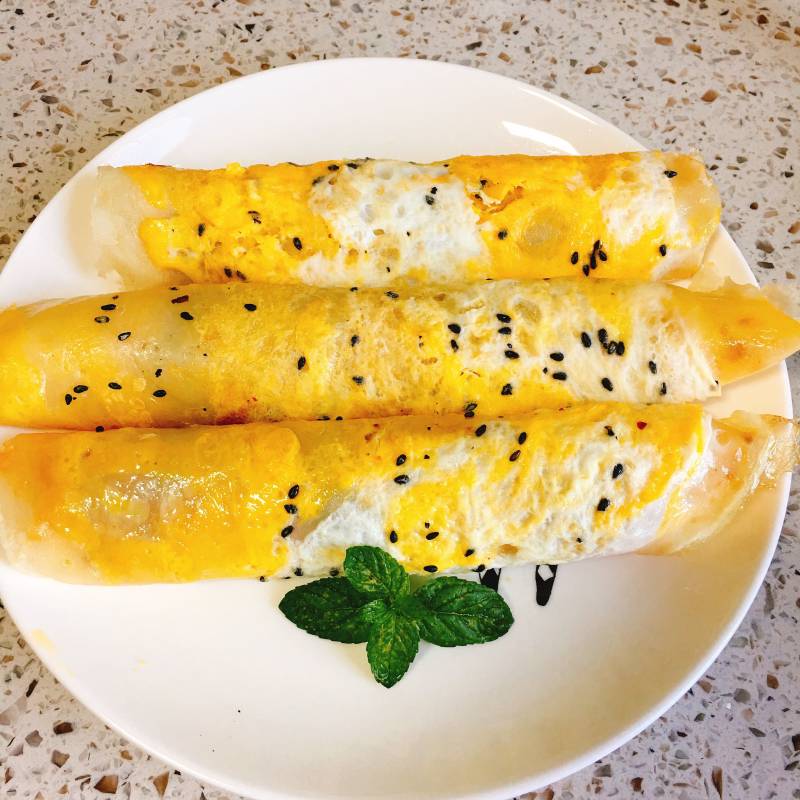 Beef Sauce Egg Roll Pancake