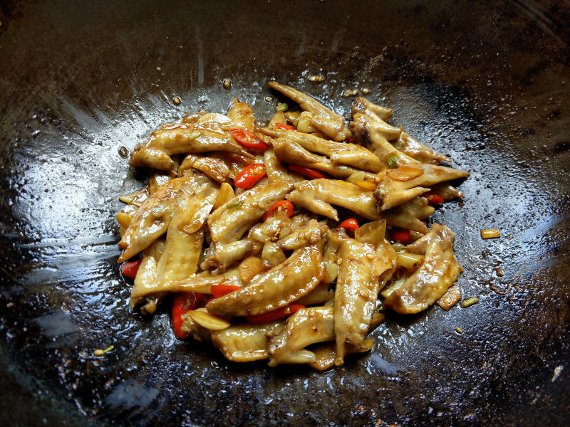 Steps for Making Spicy Stir-Fried Chicken Gizzards