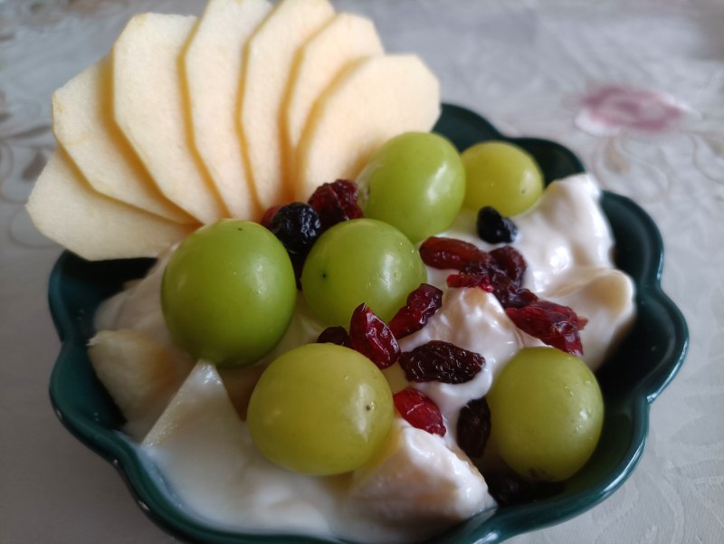 Yogurt Mixed with Creamy Fuji Apple