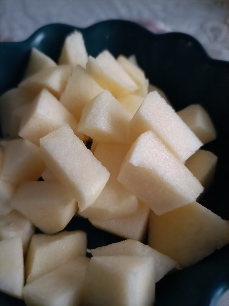 Steps for Making Yogurt Mixed with Creamy Fuji Apple