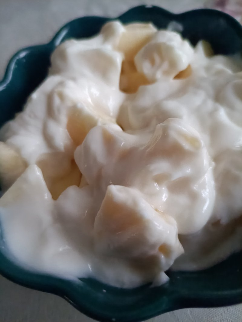 Steps for Making Yogurt Mixed with Creamy Fuji Apple