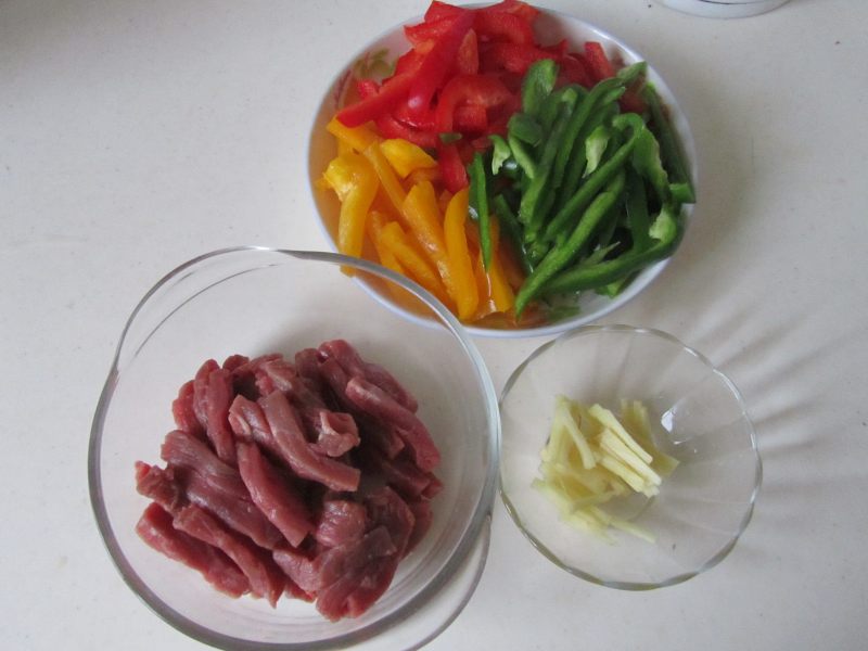 Steps for Making Colorful Bell Pepper Beef