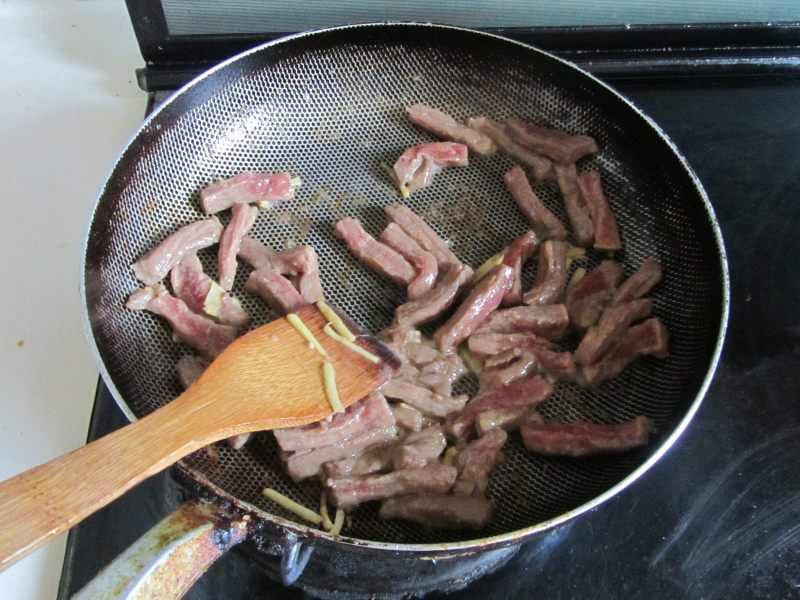 Steps for Making Colorful Bell Pepper Beef