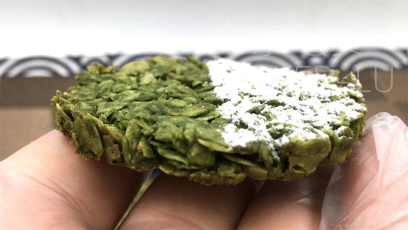 Matcha Oatmeal Crisps, a perfect blend of matcha's fragrance and oatmeal's nutrition, crispy and delicious. Cooking steps