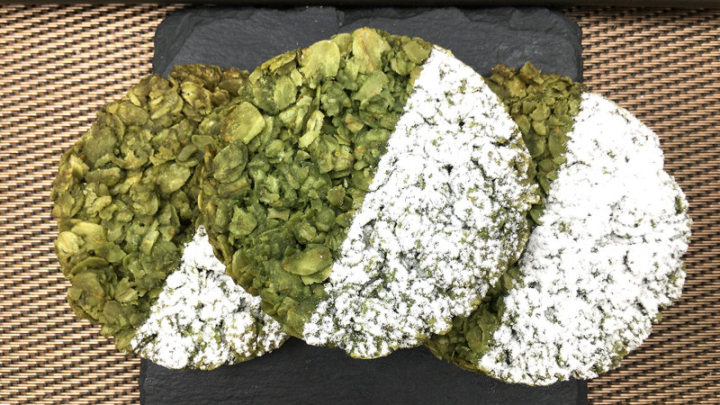 Matcha Oatmeal Crisps, a perfect blend of matcha's fragrance and oatmeal's nutrition, crispy and delicious.