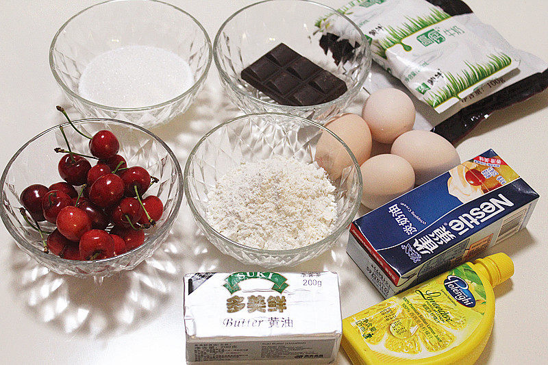 Steps for Making Chocolate Cherry Cake