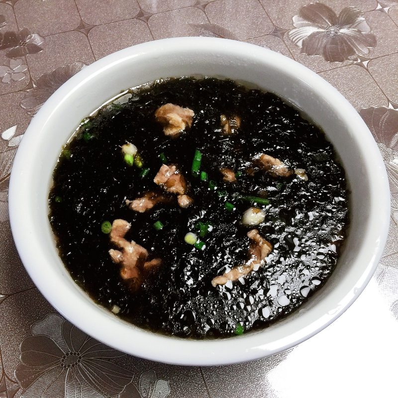 Steps for Cooking Seaweed and Lean Pork Soup