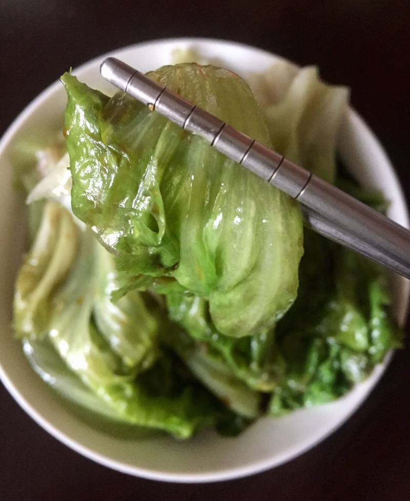 Steps for Making Crispy Lettuce