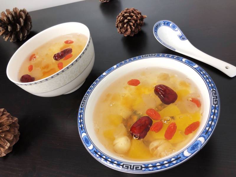 Steps for Making Peach Gum and Bird's Nest Porridge