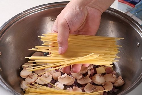 Steps for Making Creamy Mushroom Pasta