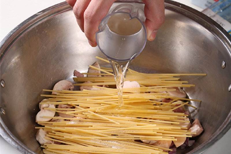 Steps for Making Creamy Mushroom Pasta