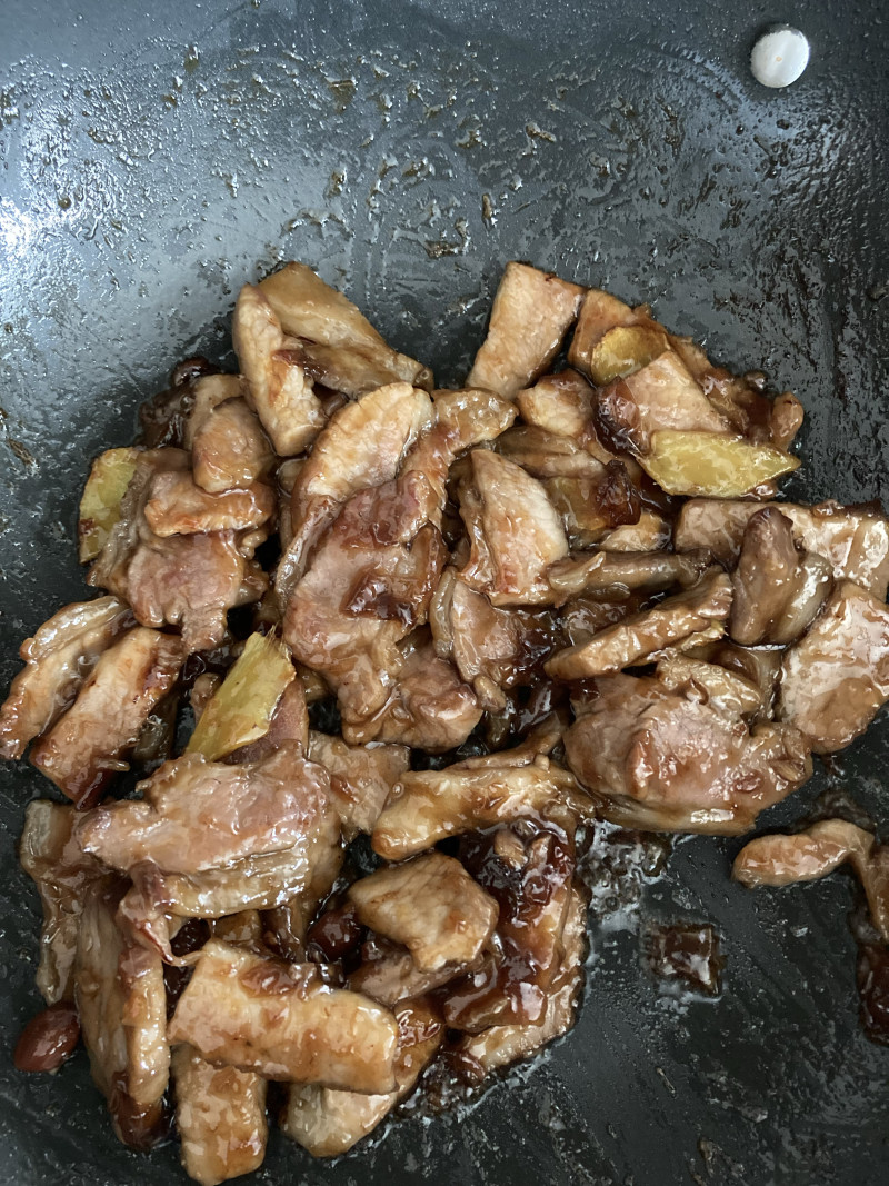 Steps for Making Sweet and Sour Pork Neck