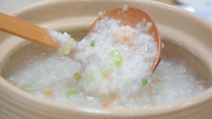 Steps for Making Shrimp and Vegetable Clay Pot Congee