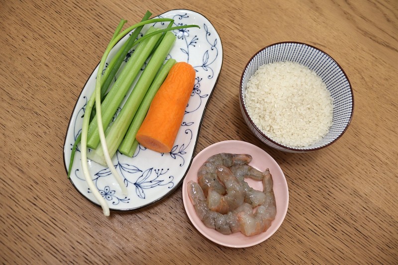 Steps for Making Shrimp and Vegetable Clay Pot Congee