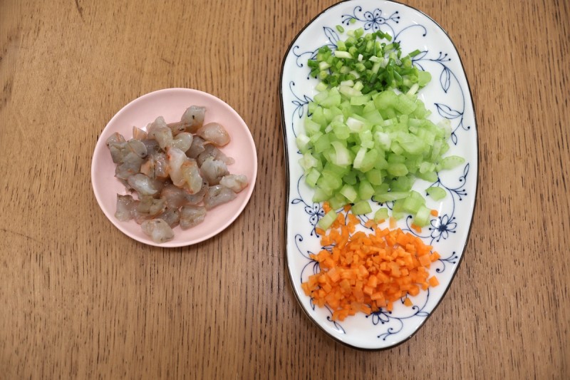 Steps for Making Shrimp and Vegetable Clay Pot Congee