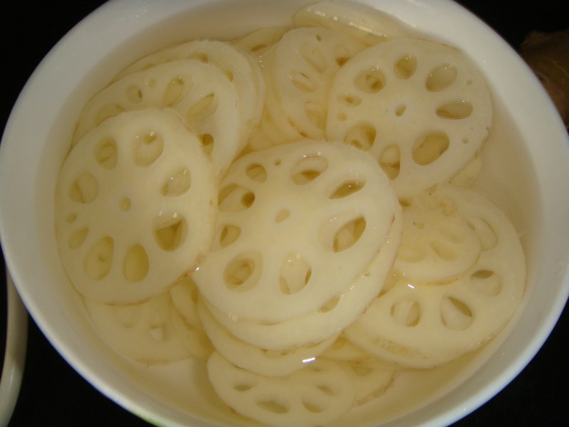 Steps for Making Stir-Fried Lotus Root Slices