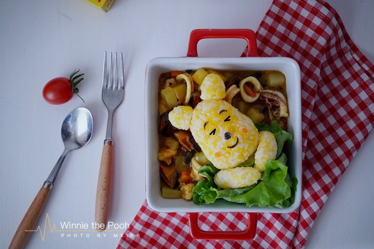 Winnie the Pooh Curry Seafood Rice Cooking Steps