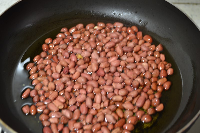 Steps for Making Fried Peanuts