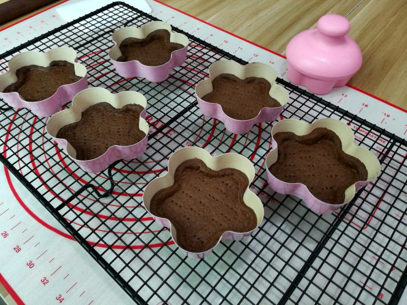 Steps for Making Chocolate Mousse Mini Cakes