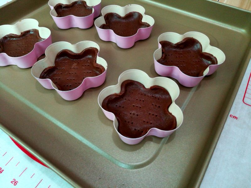 Steps for Making Chocolate Mousse Mini Cakes