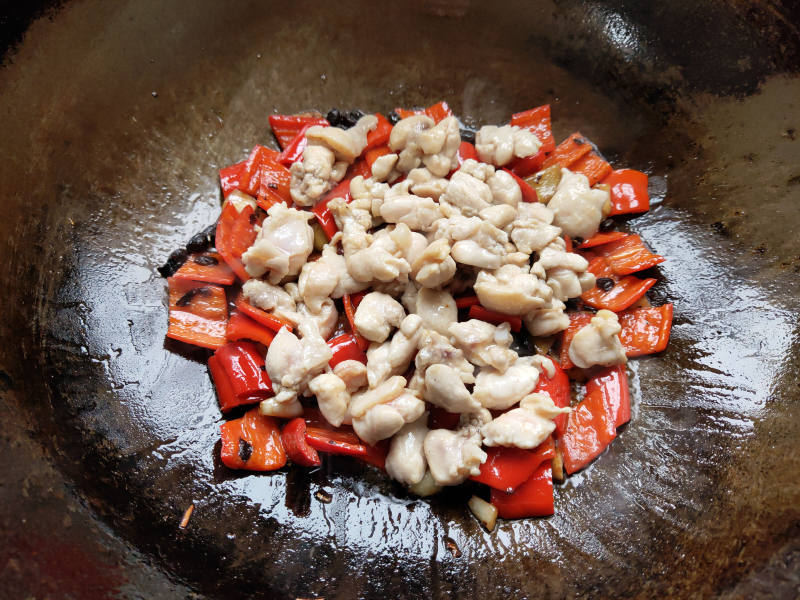 Stir-Fried Chicken with Fermented Black Beans and Red Peppers - Step by Step