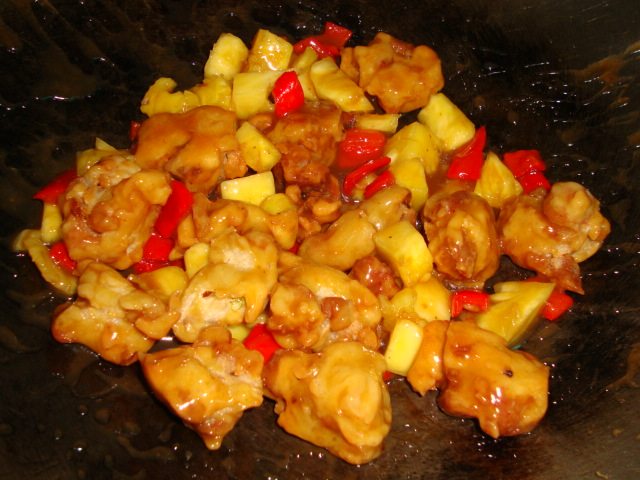 Sweet and Sour Flavor - Pineapple Gulu Pork Cooking Steps