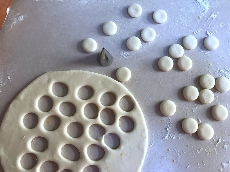 Steps for Making Little Bee Steamed Buns