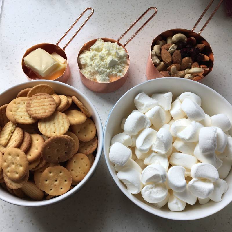 Steps for Making Original Snowflake Pastry