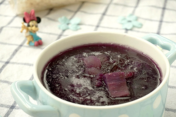 Purple Sweet Potato, Peach Gum, and Bird's Nest Soup