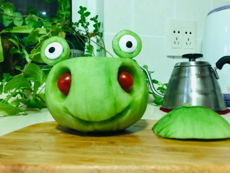 Steps for making Frog Fruit Cup