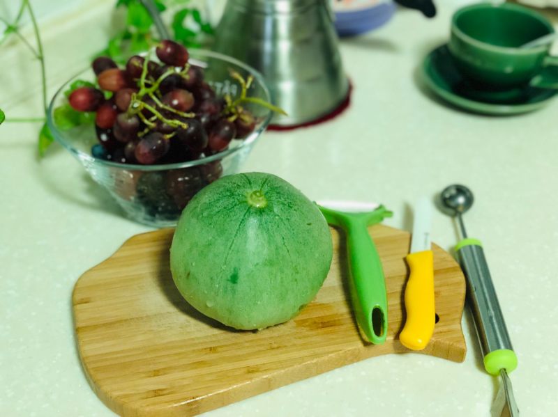 Steps for making Frog Fruit Cup