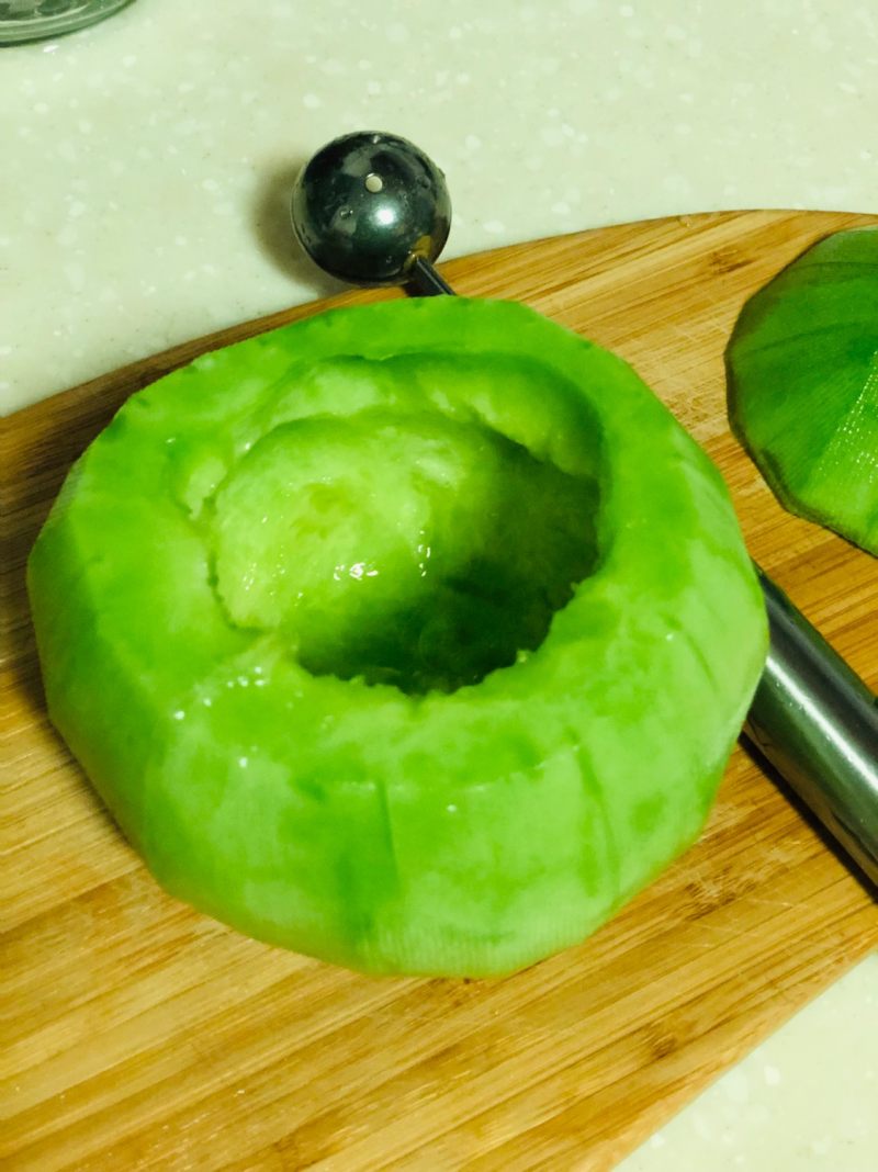 Steps for making Frog Fruit Cup