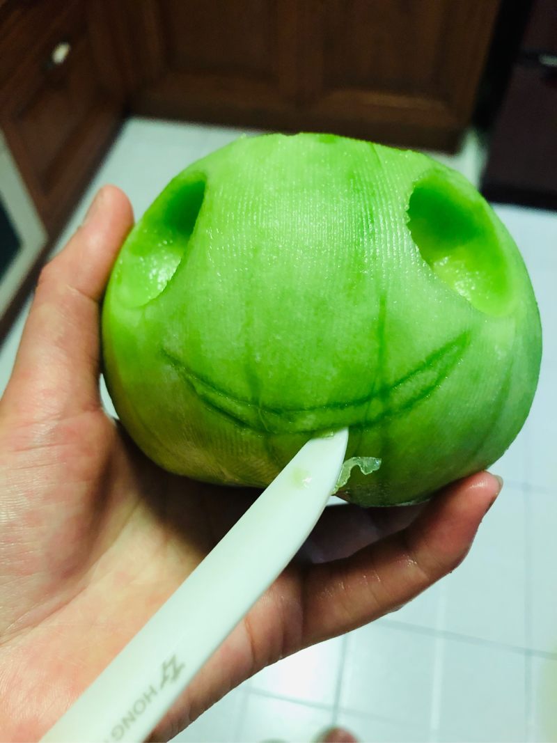 Steps for making Frog Fruit Cup