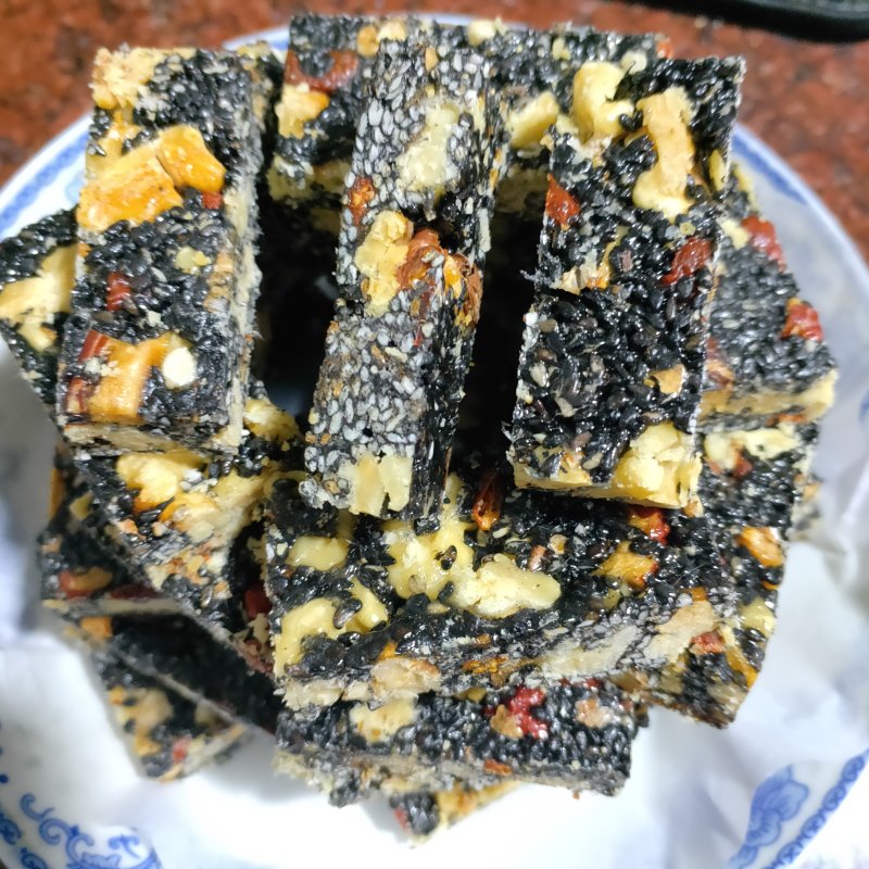 Steps for making Walnut Black Sesame Candy